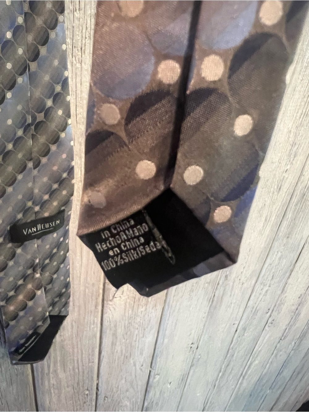 Classic Men's Van Heusen Polka Dot Stripe Tie - Picture 4 of 5
